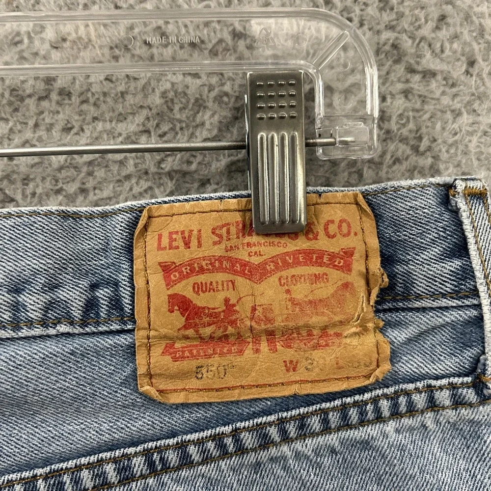Levis Jeans Mens 36x30 Blue Denim 550 Relaxed Fit Tapered Leg Cotton Light Wash